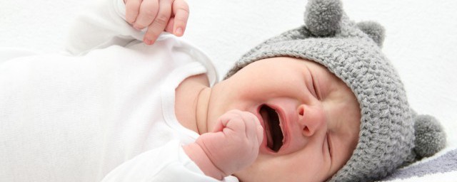 寶寶耳朵有耳屎怎麼辦 寶寶耳朵裡有好大耳屎的解決辦法