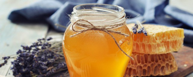 牛奶加蜂蜜可以喝嗎 牛奶加蜂蜜能一起喝嗎