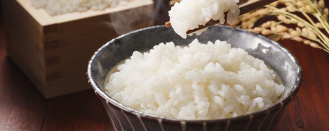 米飯蒸多久就熟瞭 蒸米飯需要多長時間