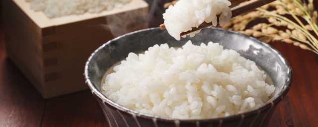 2個人蒸米飯放多少米 蒸兩個人吃的米飯要放多少米多少水