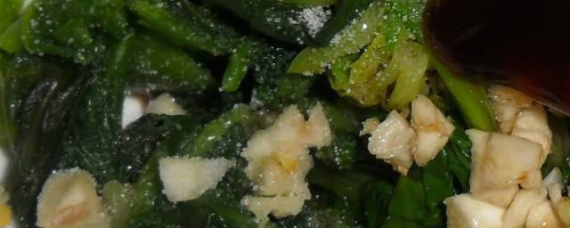 菠菜怎麼涼拌簡單又好吃 涼拌菠菜做法