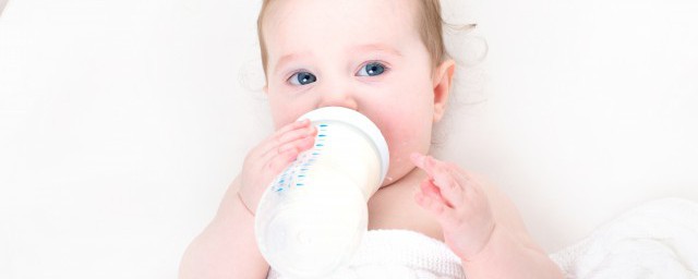 新生兒吃完奶打嗝是怎麼回事 嬰兒吃完奶打嗝是怎麼回事