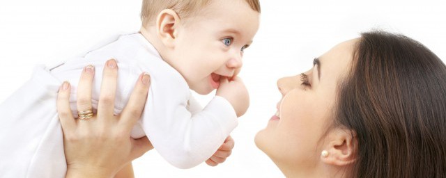 怎麼教寶寶說話 三種方式告訴你