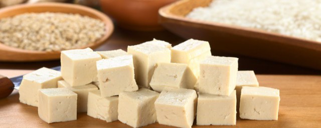 豆腐燉什麼好吃 豆腐燉魚的做法