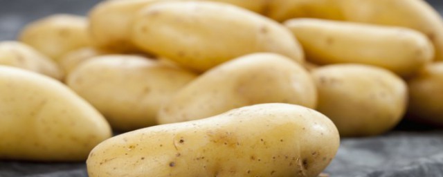 窩瓜燉土豆的做法 窩瓜燉土豆的傢常簡單做法