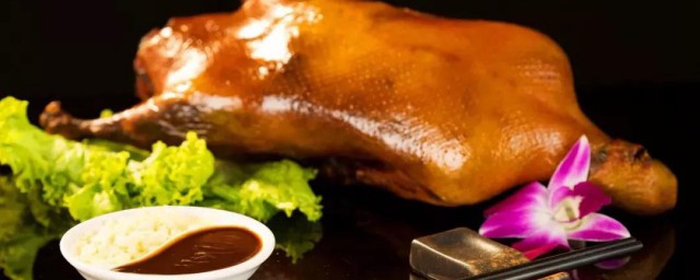 北京烤鴨的制作方法 具體制作烤鴨的過程有哪些