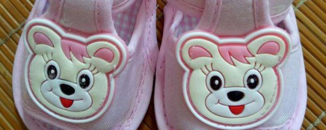 怎樣做嬰幼兒軟底涼鞋 一起來看看吧