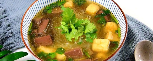 鴨血粉絲湯的簡單做法 鴨血粉絲湯的做法介紹