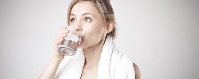喝開水減肥麼 喝多少最健康