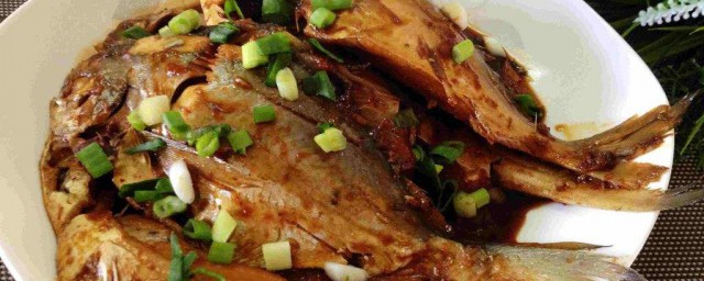 紅燒鯧魚的簡單做法 做的時候需要什麼輔料
