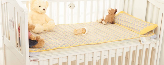 嬰兒床怎樣做床圍 具體是怎麼制作的