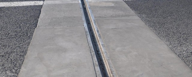 混凝土地面修補用什麼修補料 混凝土路面修補材料介紹