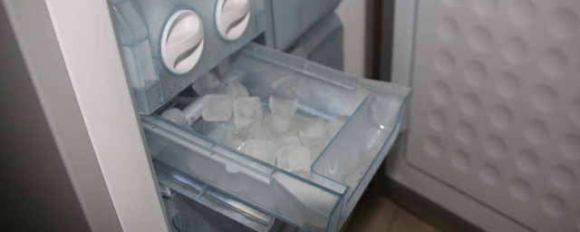 為什麼冰箱保鮮裡總是有水 冰箱保鮮裡有水怎麼辦