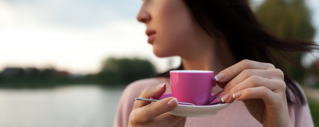 女人喝綠茶的好處 喝綠茶對女生的好處