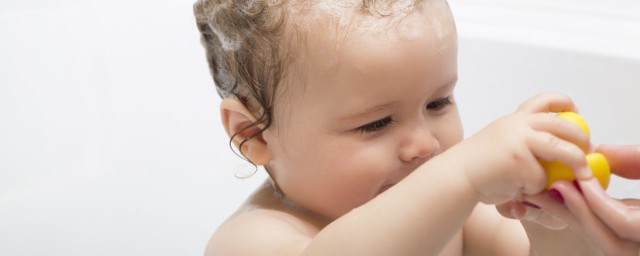三個月的寶寶早教方法 如何給三個月大的寶寶進行早教