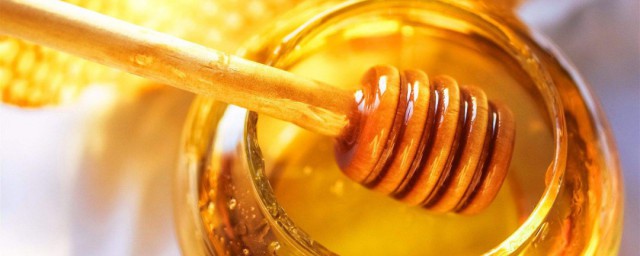 鑒定蜂蜜最簡單的方法 鑒定蜂蜜最簡單的方法是什麼