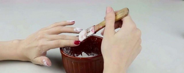 如何做指甲油 做指甲油的方法