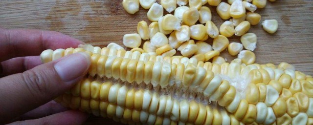 手剝幹玉米的方法 剝幹玉米粒的方法