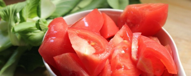 用西紅柿祛斑的方法 這幾個方法都可以