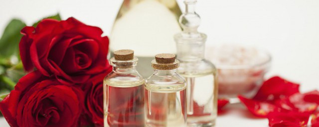 玫瑰精油的功效 使用玫瑰精油的好處