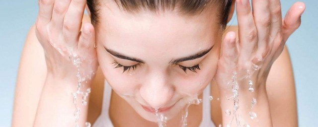 洗臉後護膚步驟 洗臉後護膚方法