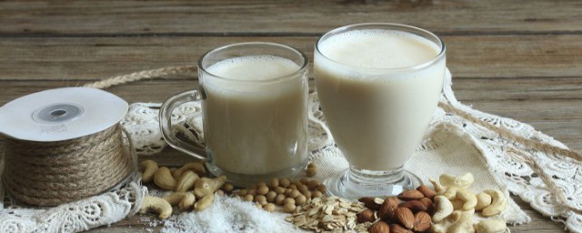 牛奶可以和酸奶一起喝嗎 酸奶和牛奶混在一起可以的嗎