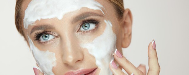 洗面奶能將臉洗幹凈嗎 使用洗面奶洗臉幹凈嗎