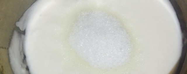 自制酸奶加糖嗎 自制酸奶的做法