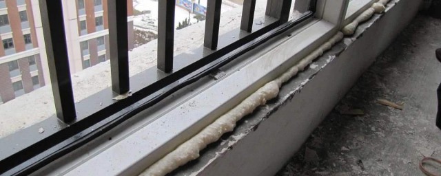 窗槽漏水怎麼解決 窗槽漏水的解決辦法