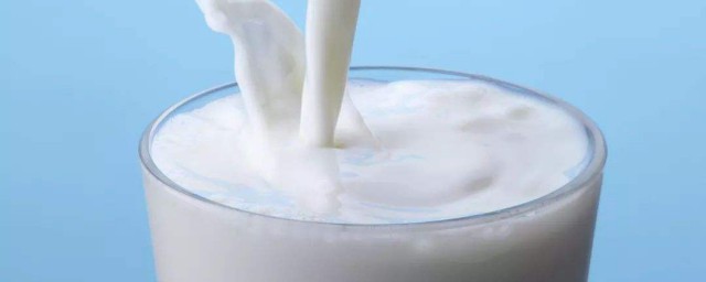 怎樣用純牛奶做酸奶 可以加入什麼東西