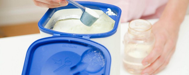 沖奶粉的幾個錯誤方式 沖奶粉的幾種錯誤方式你中招幾種