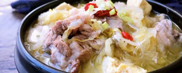 酸菜燉豬肉的做法 怎麼做酸菜燉豬肉