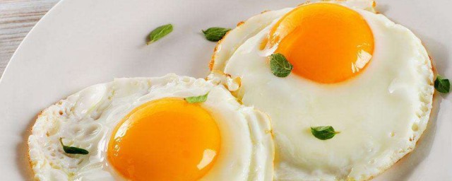 一個雞蛋怎樣做兩個荷包蛋 你學會瞭嗎
