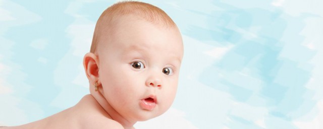 寶寶遊泳的好處 寶寶遊泳的三大好處介紹