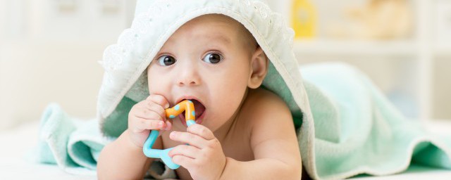 嬰兒輔食裡加什麼好 添加輔食的註意事項