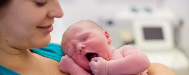 哺乳期能燙頭發嗎 哺乳期註意事項