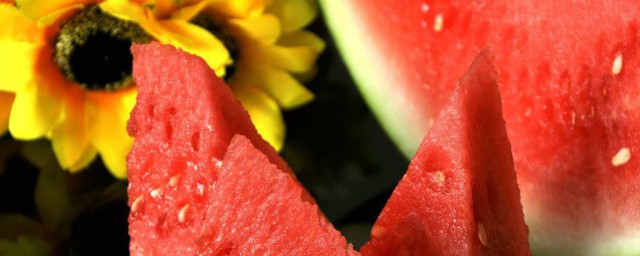 吃西瓜的好處與壞處 吃西瓜的好處與壞處是什麼