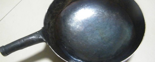 第一次買鐵鍋怎麼處理 處理鐵鍋的方法