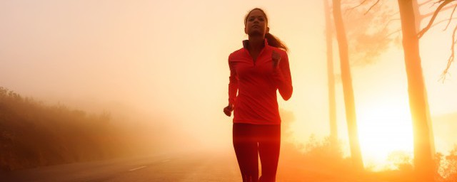 晨跑和夜跑哪個更減肥 運動量到瞭就可以減肥