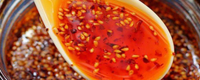傢庭辣椒油簡單做法 傢庭辣椒油簡單做法簡述
