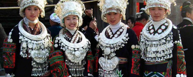 苗族的服飾特點 苗族服飾保持著傳統工藝技法