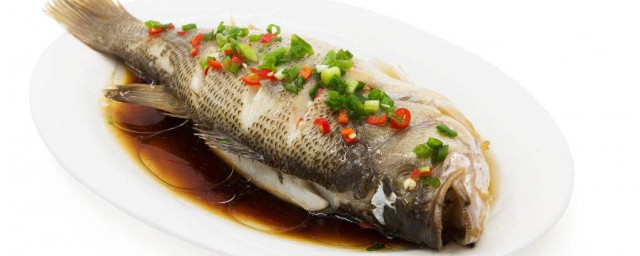 清蒸鱸魚怎麼做好吃又簡單 具體怎麼操作