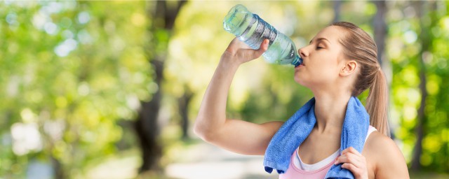 怎樣喝水減肥效果最快 怎樣喝水才有減肥的效果