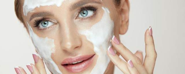 洗臉怎麼用洗面奶 用洗面奶洗臉的正確方法