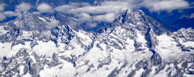 地球的最高點在哪? 是喜馬拉雅山脈的珠瑪峰