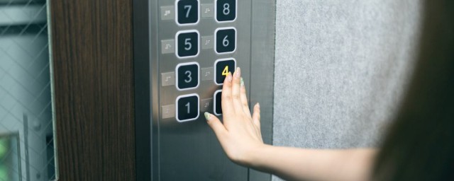 電梯的維護保養應當什麼或什麼單位進行 哪個單位維護