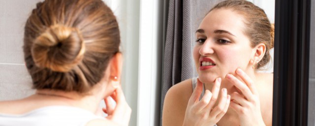 嘴角長痘痘是什麼原因 嘴角起痘原因