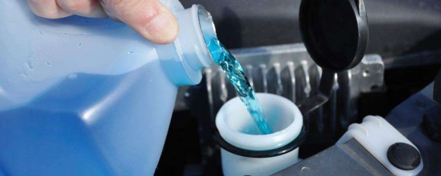 汽車玻璃水凍瞭怎麼辦 這兩種方法都能解凍