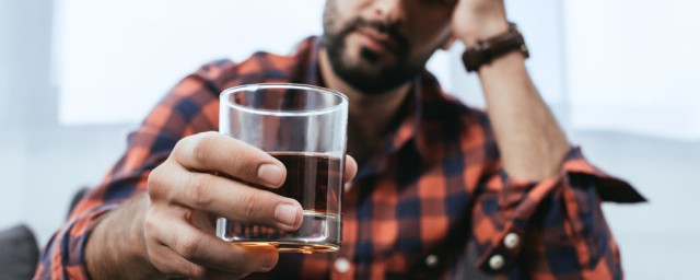 酒精依賴怎麼戒酒 酒精依賴癥是什麼