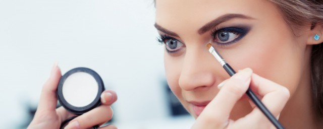 如何化大眼妝 化大眼妝的5個技巧